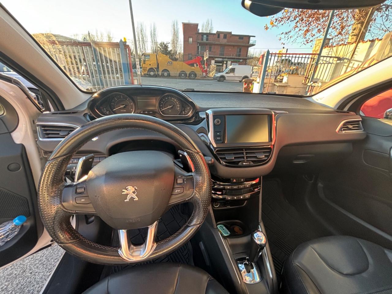 Peugeot 208 BlueHDi 2014