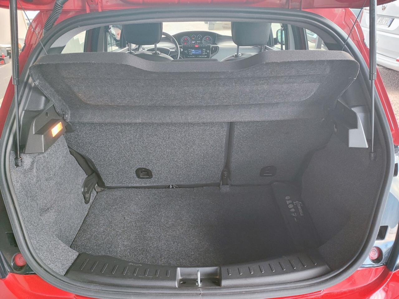 Lancia Ypsilon 5 porte S&S Hybrid Ecochic Gold