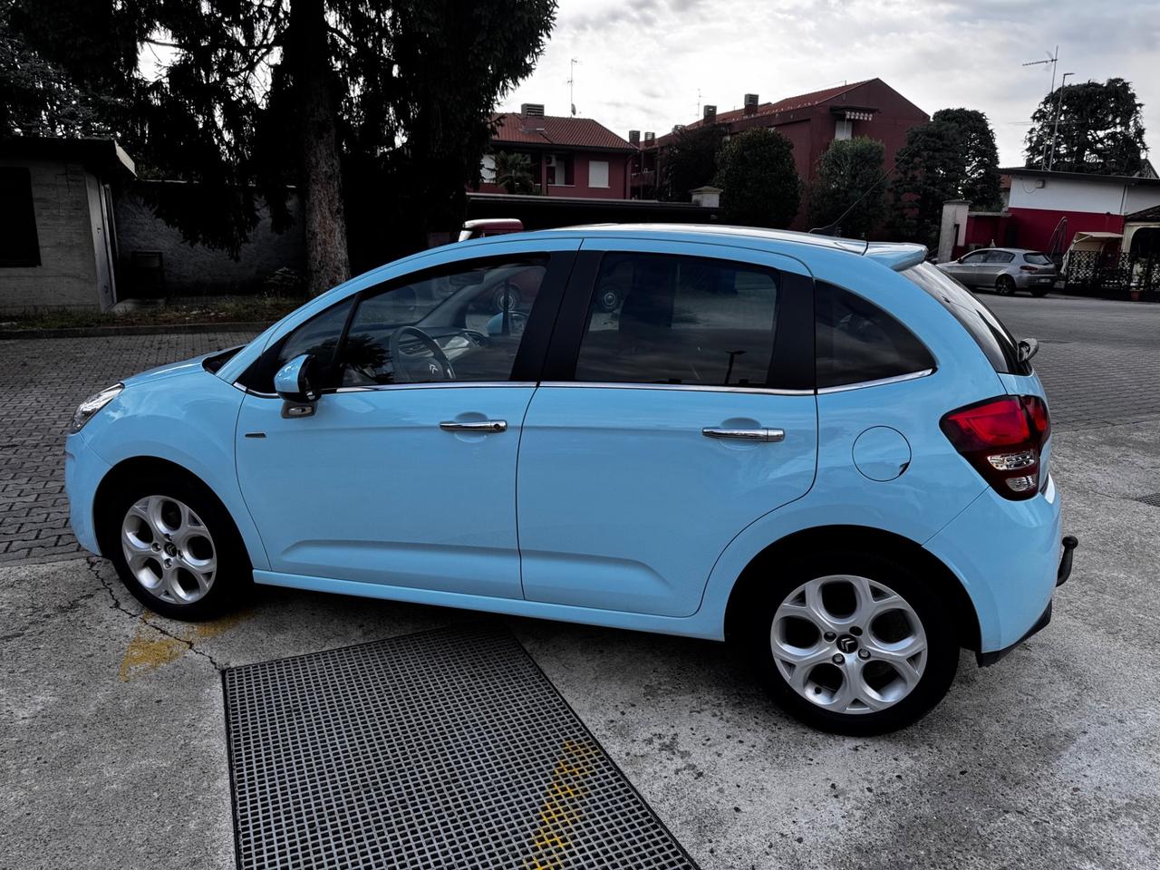 Citroen C3 1.4 HDi 70 neopatentati con gancio traino