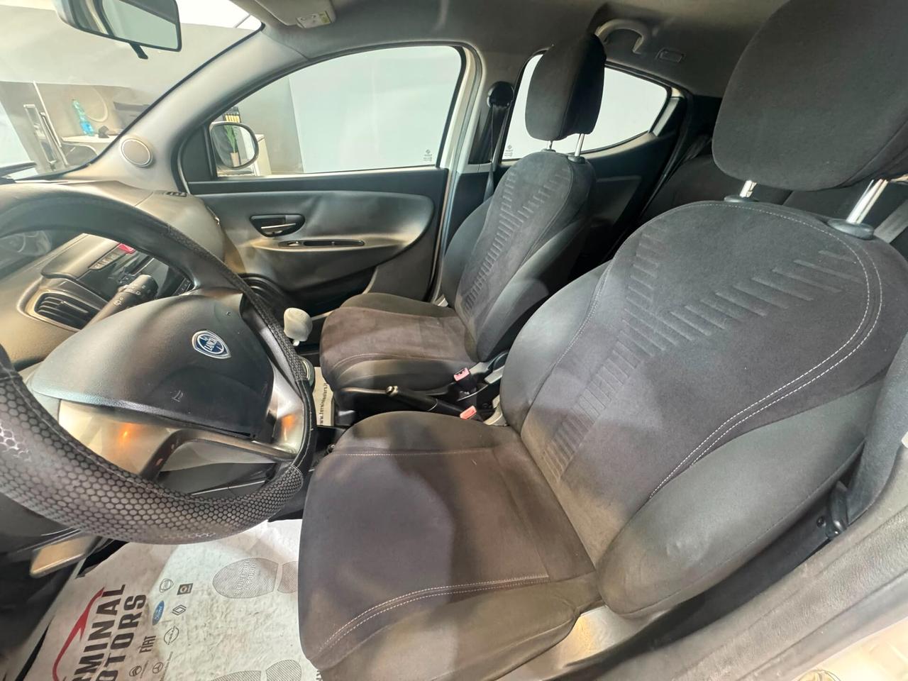 Lancia Ypsilon 1.2 69 CV 5 porte BENZINA GPL Ecochic