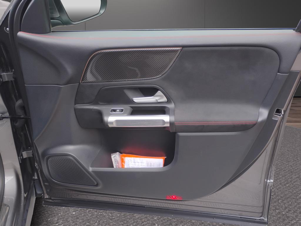 Mercedes GLB 200 d Premium auto.TELECAMERA.CERCHI 19