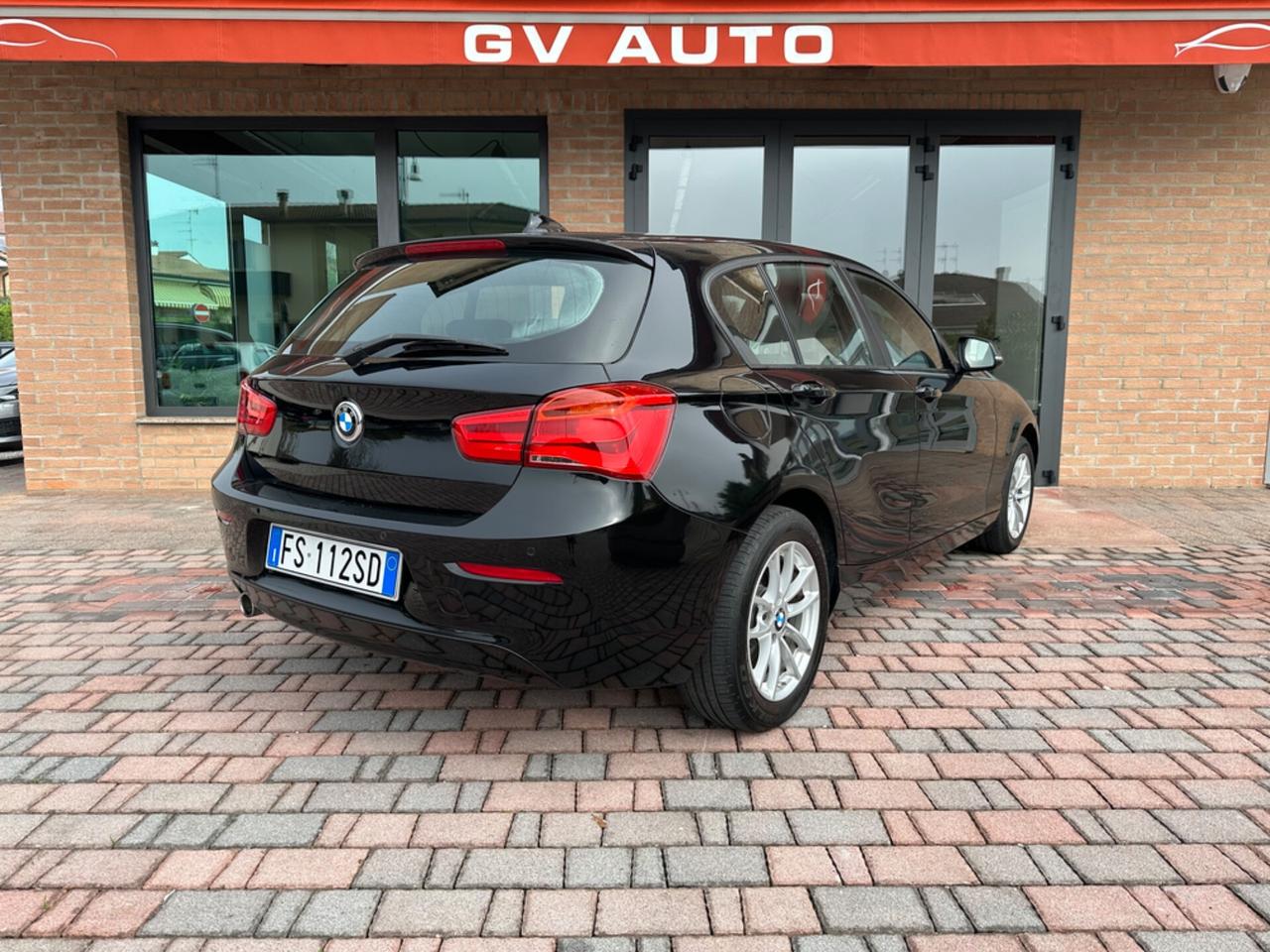 Bmw 116d 5p. Urban