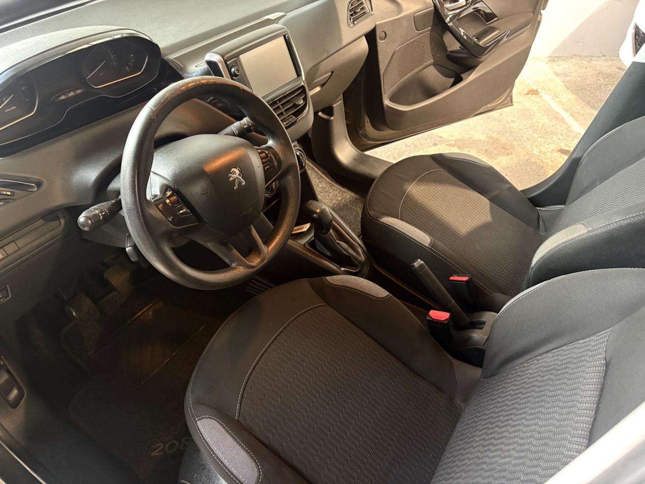 Peugeot 208 PureTech 82 5 porte Allure