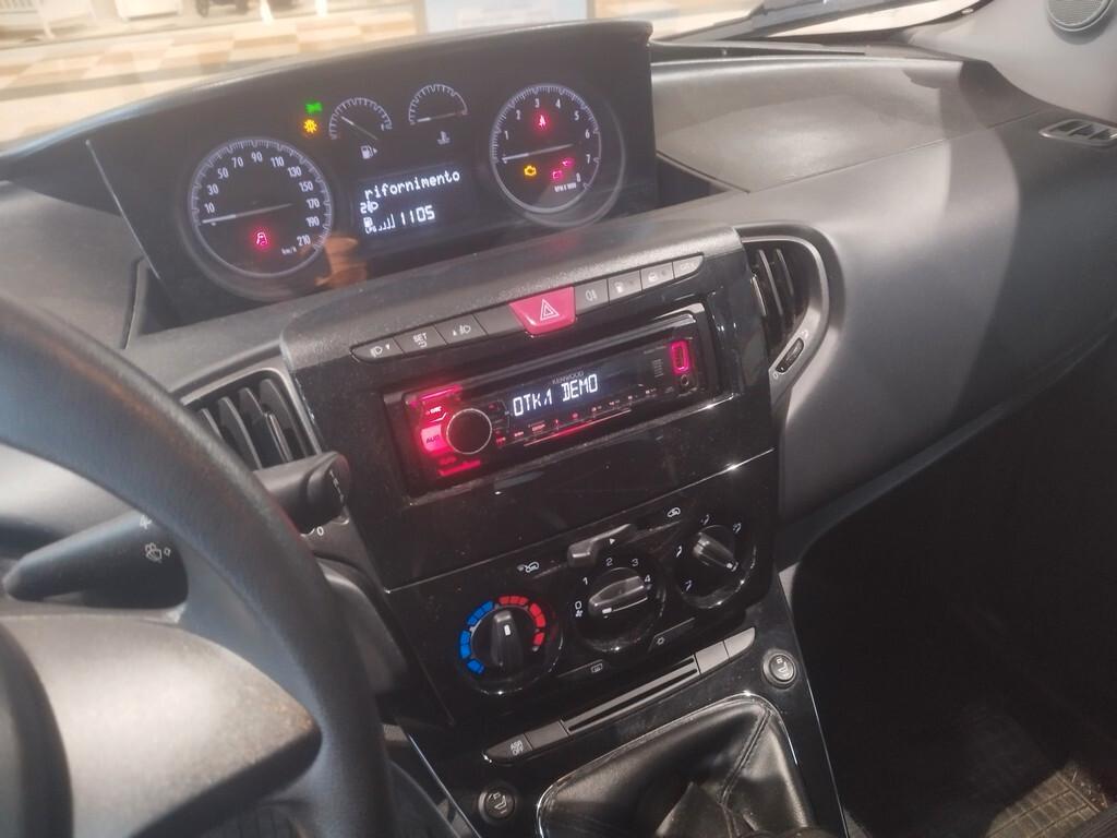 Lancia Ypsilon 1.2 69 CV 5 porte GPL Ecochic Silver può essere tua a 93,00 €/mese