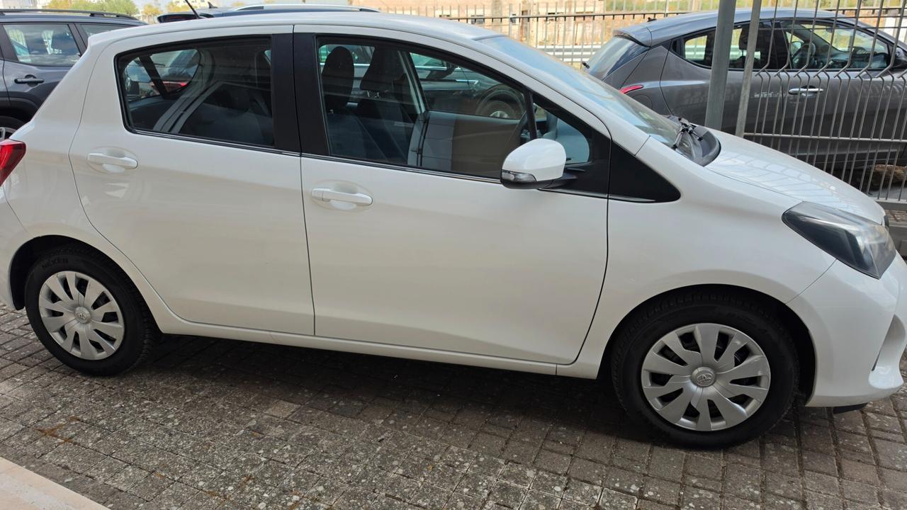 Toyota Yaris 1.0 5 porte Active