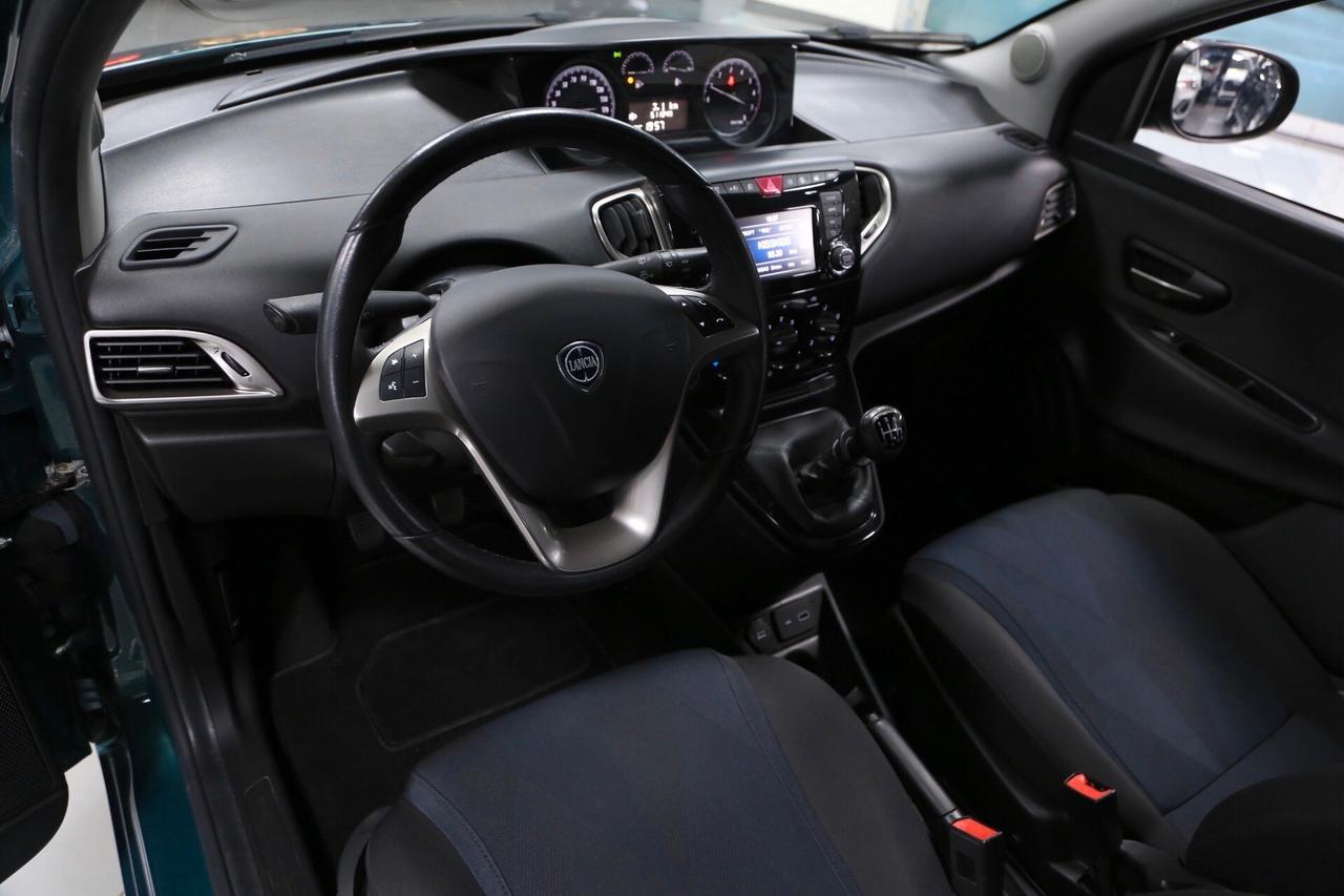 Lancia Ypsilon 1.0 FireFly 5 porte S&S Hybrid Ecochic Gold