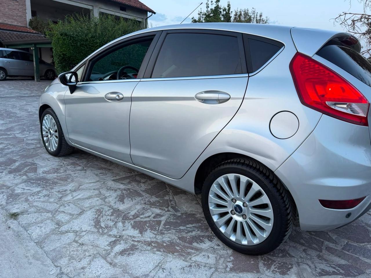 Ford Fiesta 1.2 82 CV 5 porte Titanium neopatentati