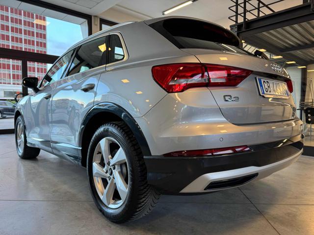 AUDI Q3 40 TDI quattro S tronic Business Advanced