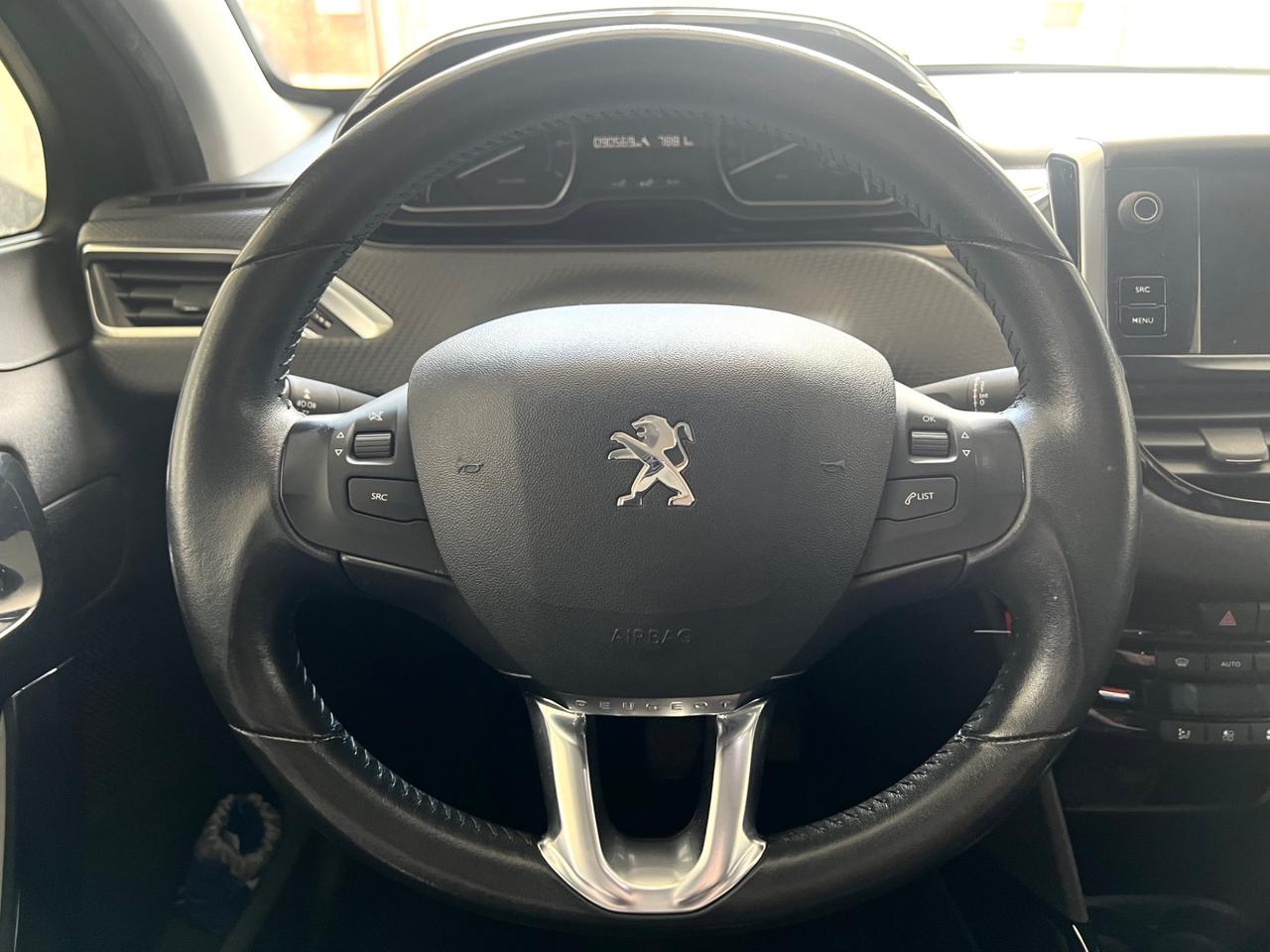 Peugeot 2008 PureTech 82 S&S Signature