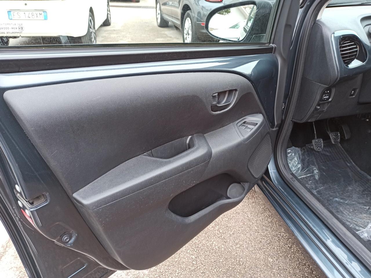 Toyota Aygo 1.0 VVT-i 69 CV 5 porte x-wave