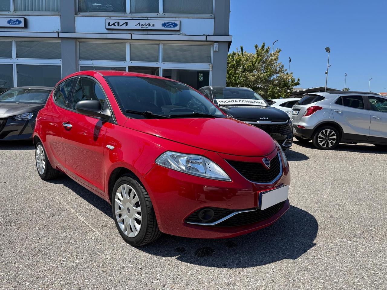 Lancia Ypsilon 1.2 69 CV 5 porte GPL Ecochic Silver
