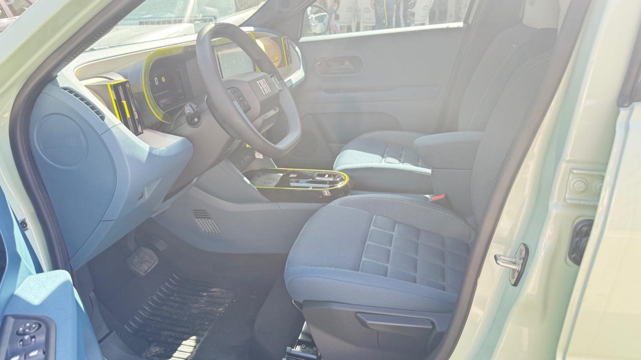 Fiat Grande Panda 1.2 Hybrid 110 CV S&S La Prima LED NAVI KAMERA PDC BLUETOOTH CERCHI 17