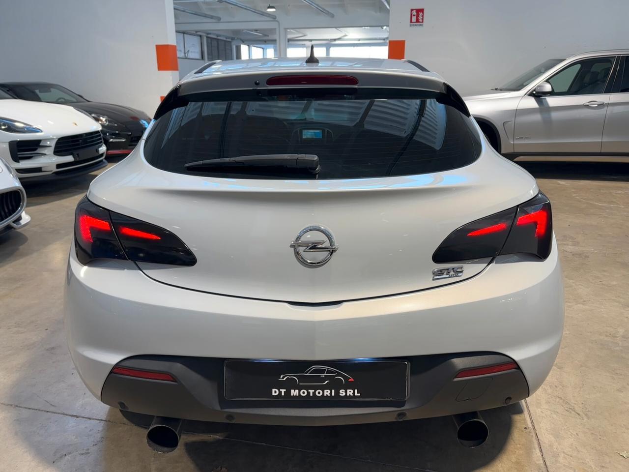 Opel Astra GTC 2.0 CDTI 165CV 3 porte Cosmo - DISTRIBUZIONE FATTA