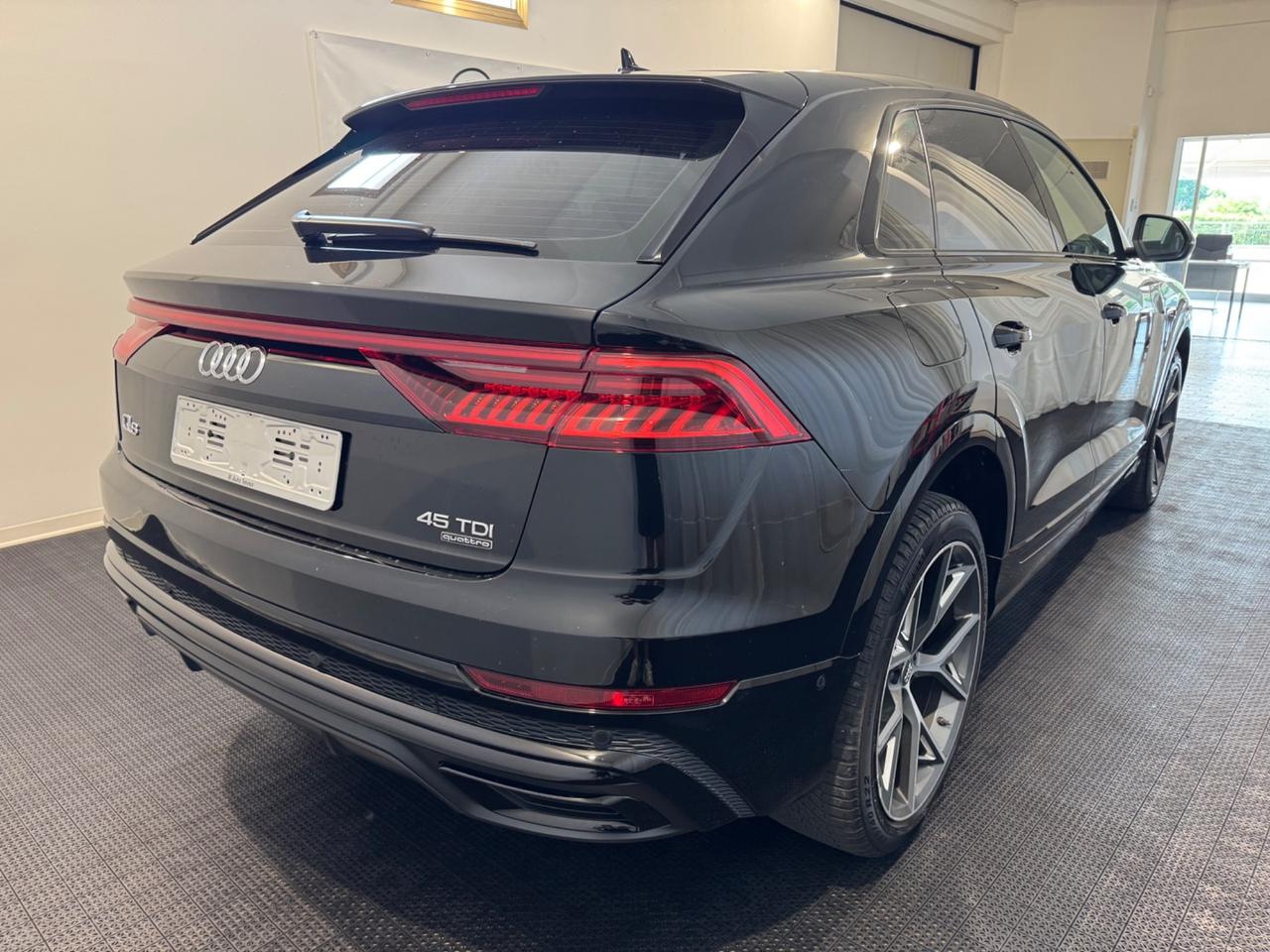 Audi Q8 45 TDI quattro tiptronic Sport
