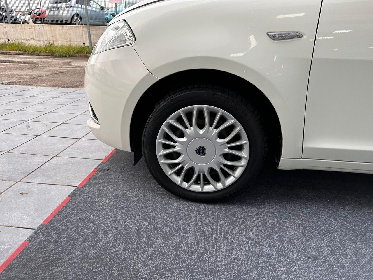 Lancia Ypsilon 1.3 MJT 16V 95 CV 5 porte S&S Gold