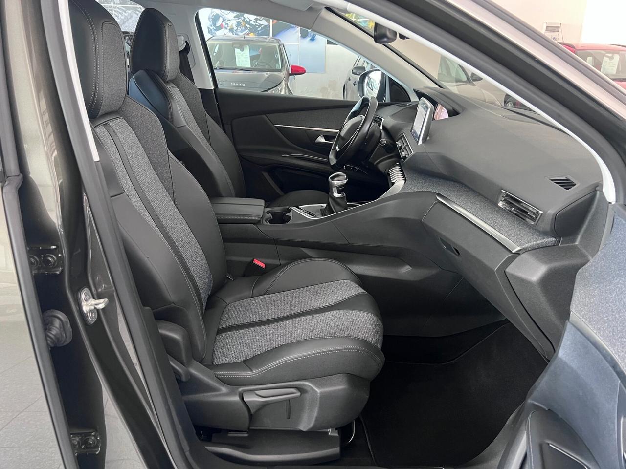 Peugeot 3008 1.5 bluehdi 130cv Allure NAVI/CAMERA/18; PERFETTA!!