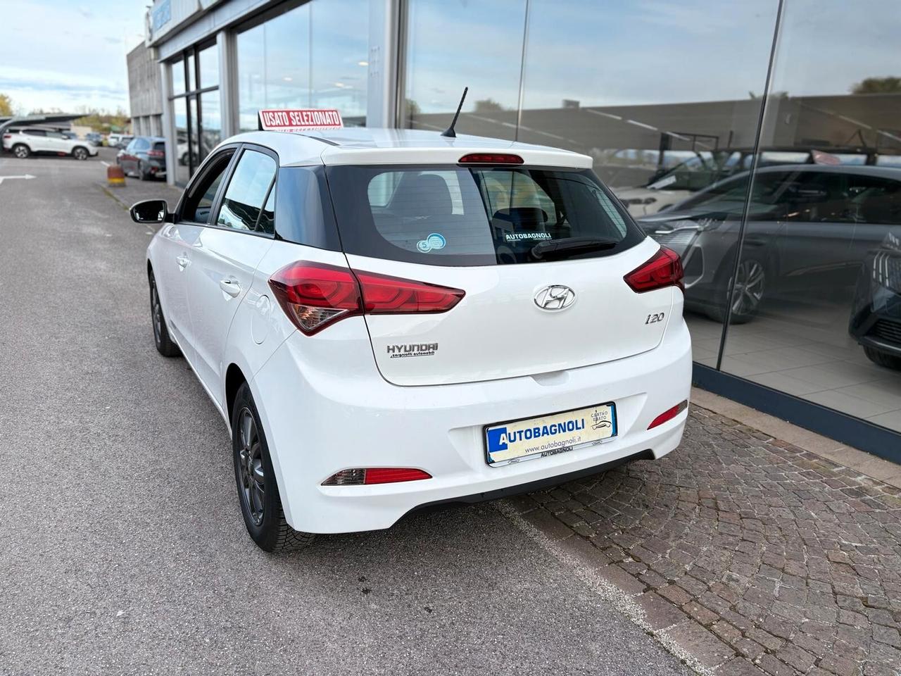 Hyundai i20 BLACKLINE 1.2 75 CV 5 porte UNICO PR.