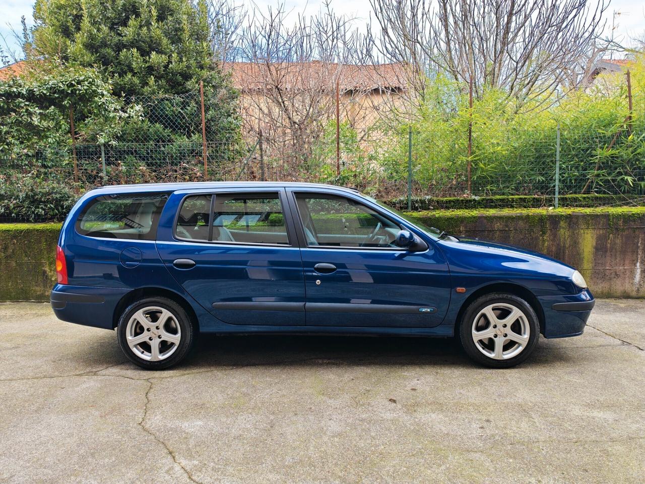 Renault Mégane SW 1.6 BENZINA 107cv / 89.000km / Unipro