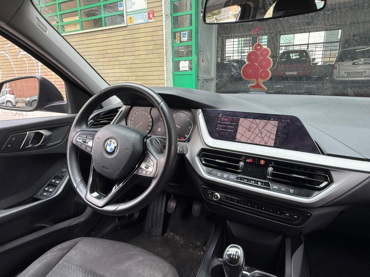 Bmw 116 116d 5p. Business Advantage