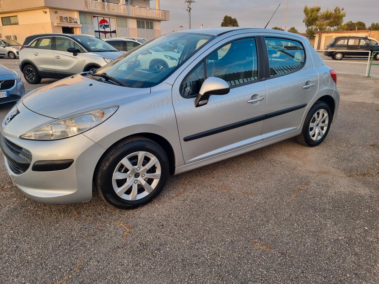 Peugeot 207 1.4 8V 75CV 5p. X Line