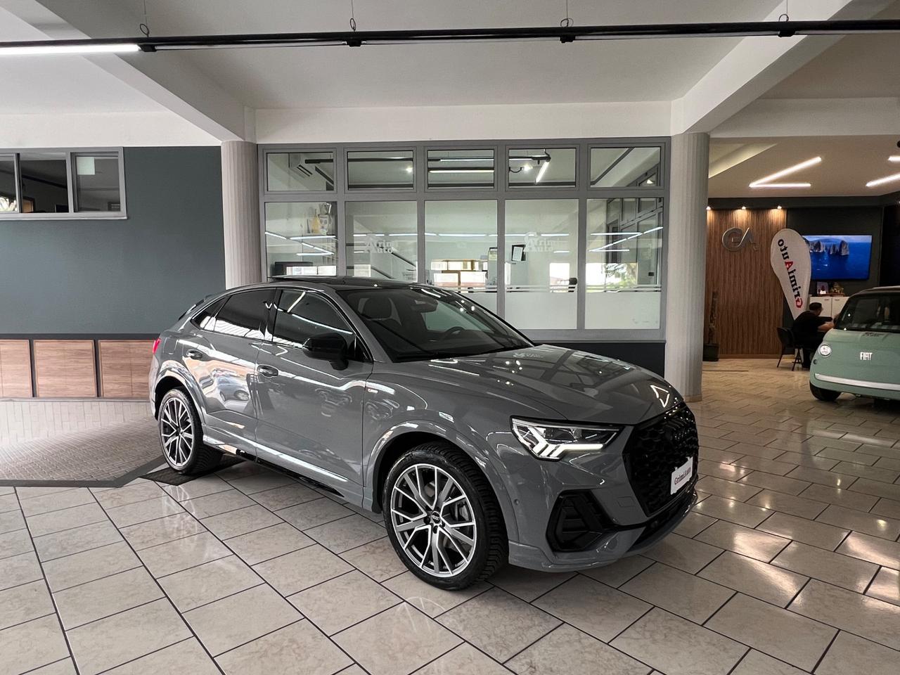 Audi Q3 SPB 40 TDI quattro S tronic Identity Black