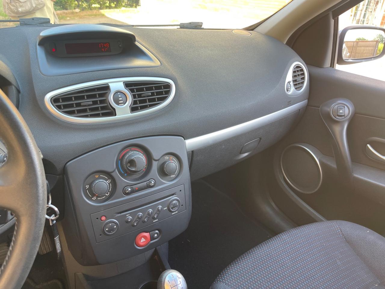 Renault Clio 1.2 16V SporTour Dynamique
