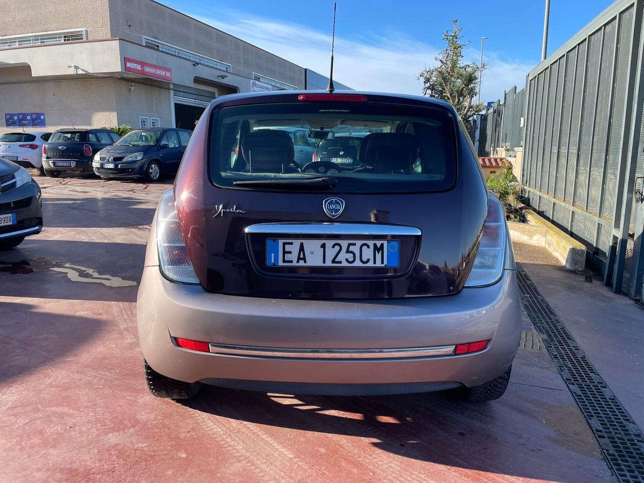 Lancia Ypsilon 1.4 Platino Ecochic GPL