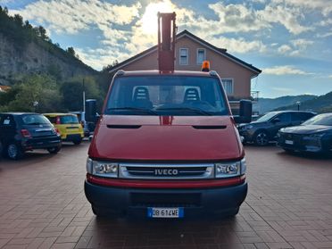 IVECO DAILY CON PIATTAFORMA MOBILE