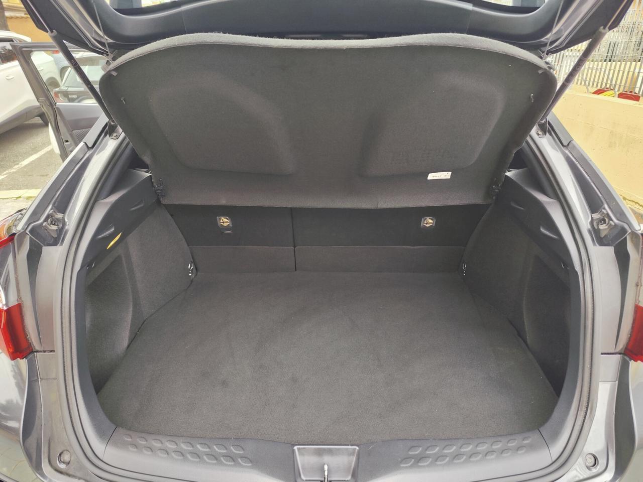 Toyota C-HR 1.8 Hybrid E-CVT Business