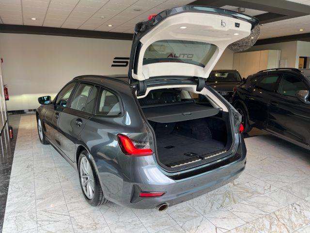 BMW 318 iA Touring Business Advantage StepTronic 156cv