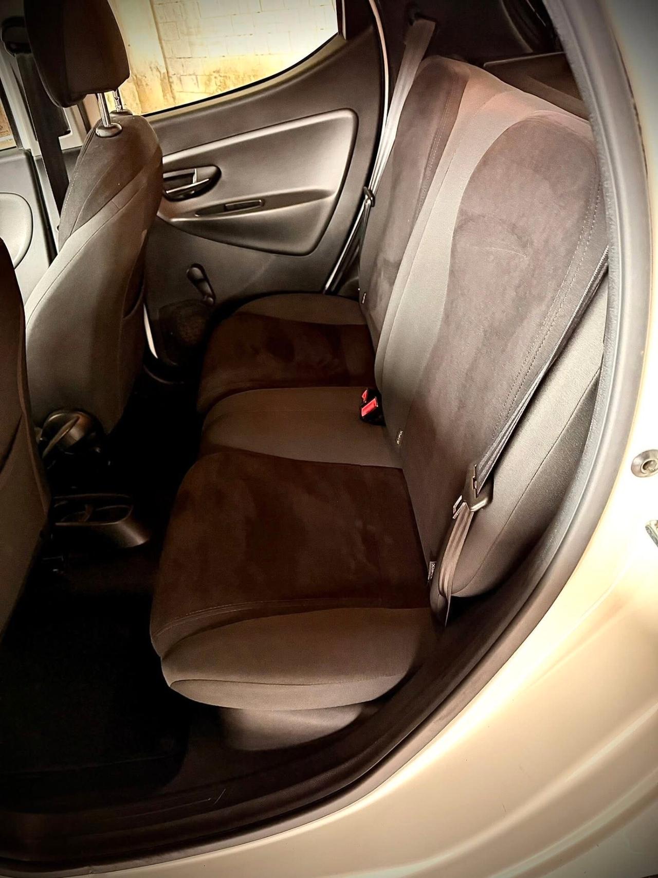 Lancia Ypsilon 0.9 TwinAir 85 CV 5 porte Metano Ecochic Gold