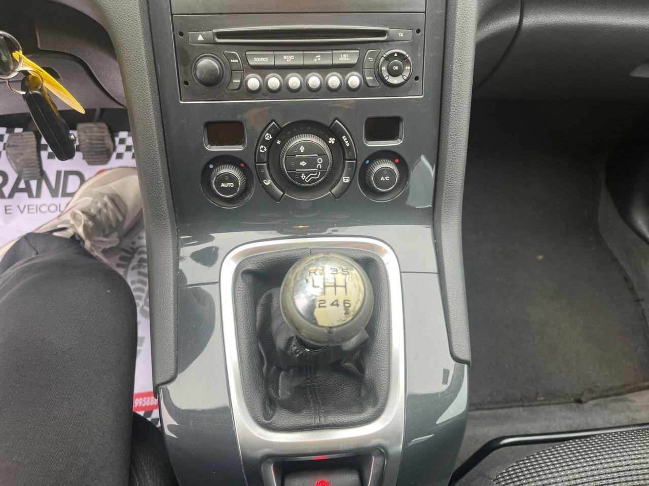 Peugeot 5008 1.6 HDi 115CV Active Unipro 2013