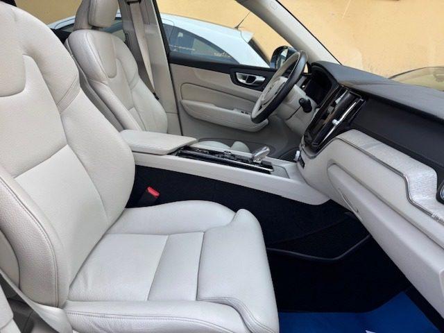 VOLVO XC60 T6 Recharge Plug-in AWD Inscrip. Expres. TET PANOR