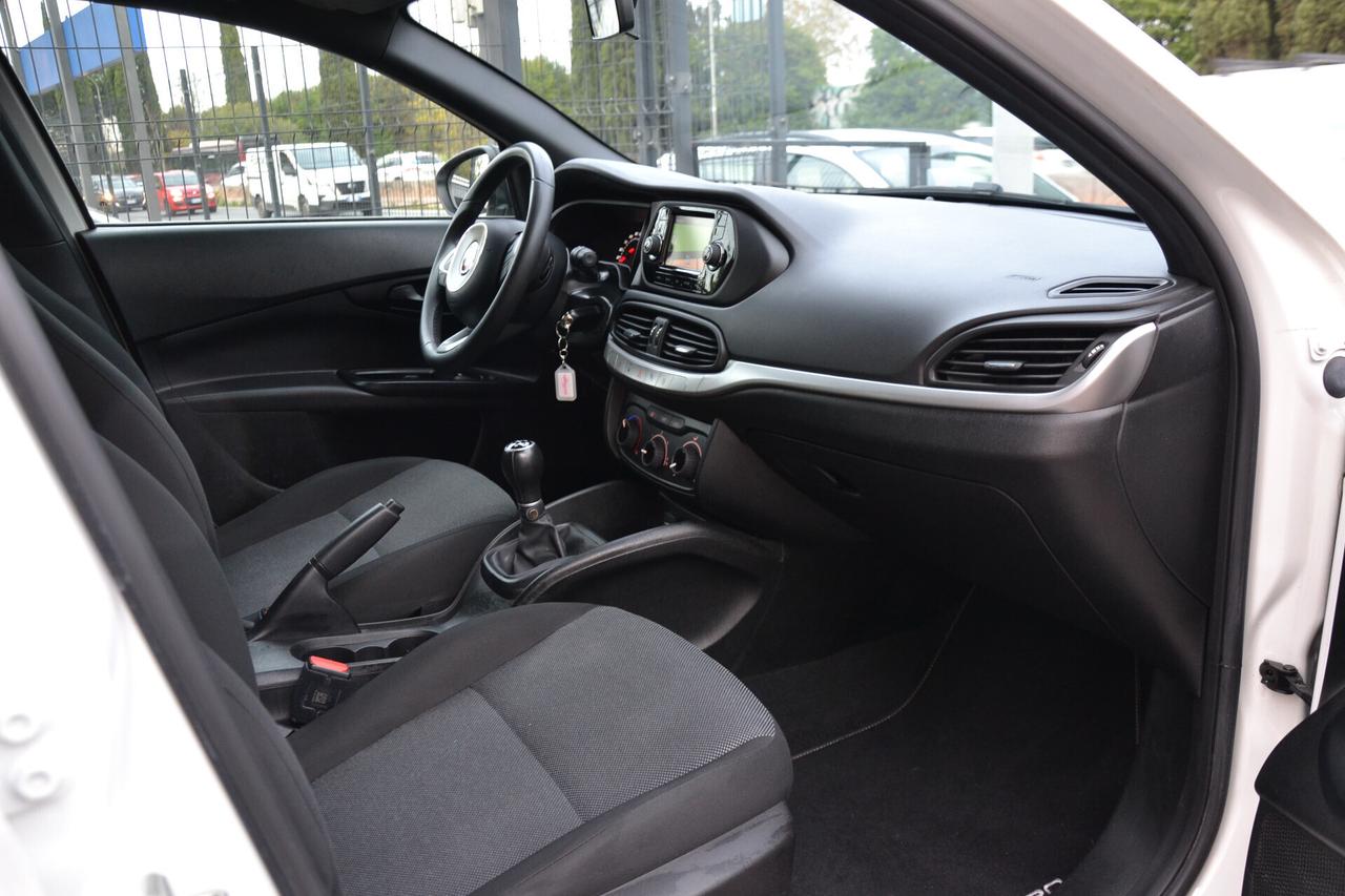 Fiat Tipo 1.3 MJT 95CV STREET NAVI+PDC+CRUISE+TEL+PACK BLACK
