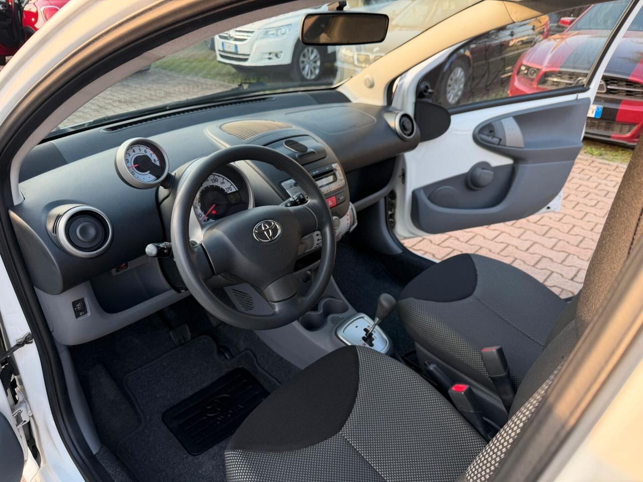 Toyota Aygo 1.0 12V VVT-i 5 porte AUTOMATICA