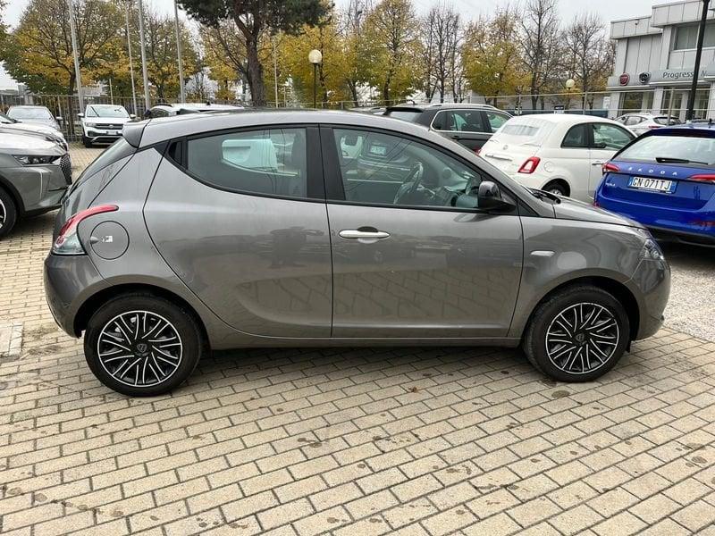 Lancia Ypsilon 1.0 FireFly 5 porte S&S Hybryd Gold