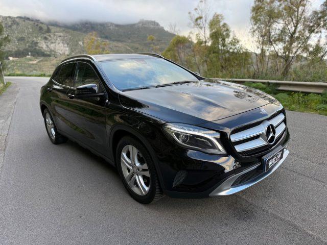 MERCEDES-BENZ GLA 200 d Automatic Premium