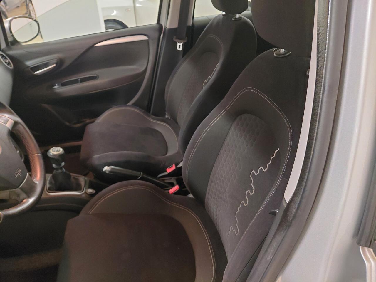 FIAT PUNTO ANNO 2015 BZ METANO ADATTA NEOPATENTATI KM 190 MILA