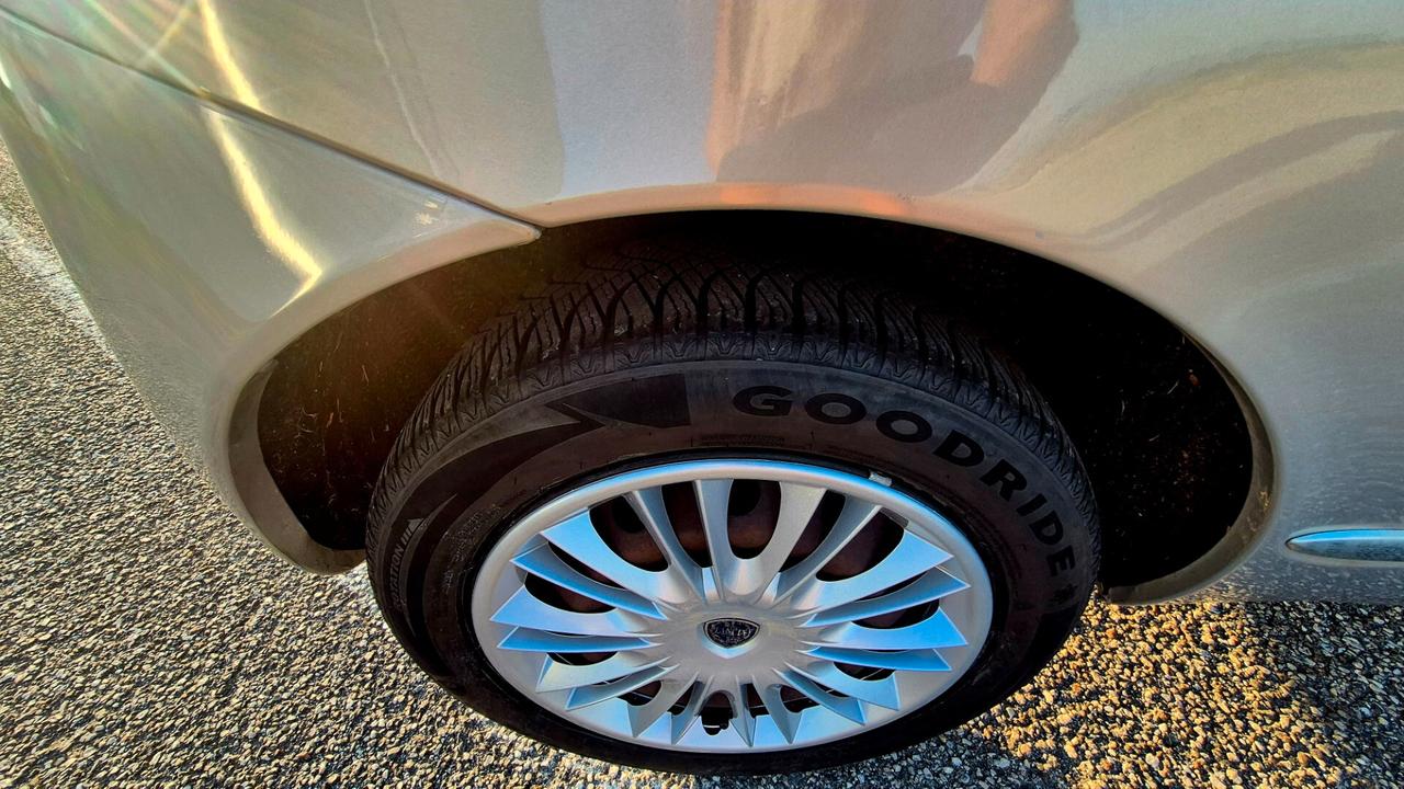 Lancia Ypsilon 144.000KM NESSUN LAVORO DA FARE