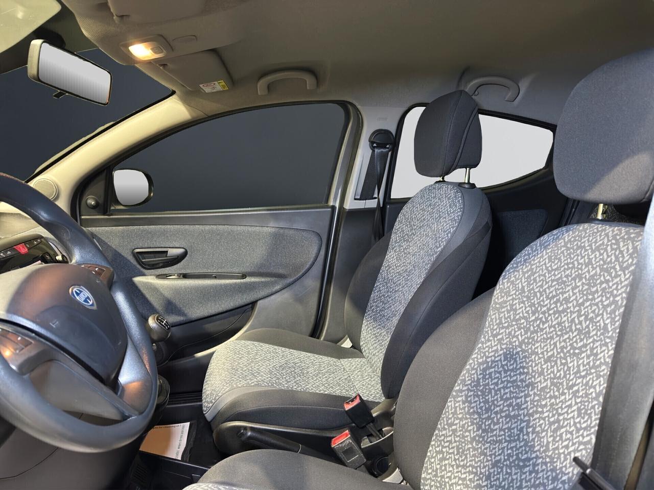 Lancia Ypsilon 1.2 69 CV 5 porte Elefantino