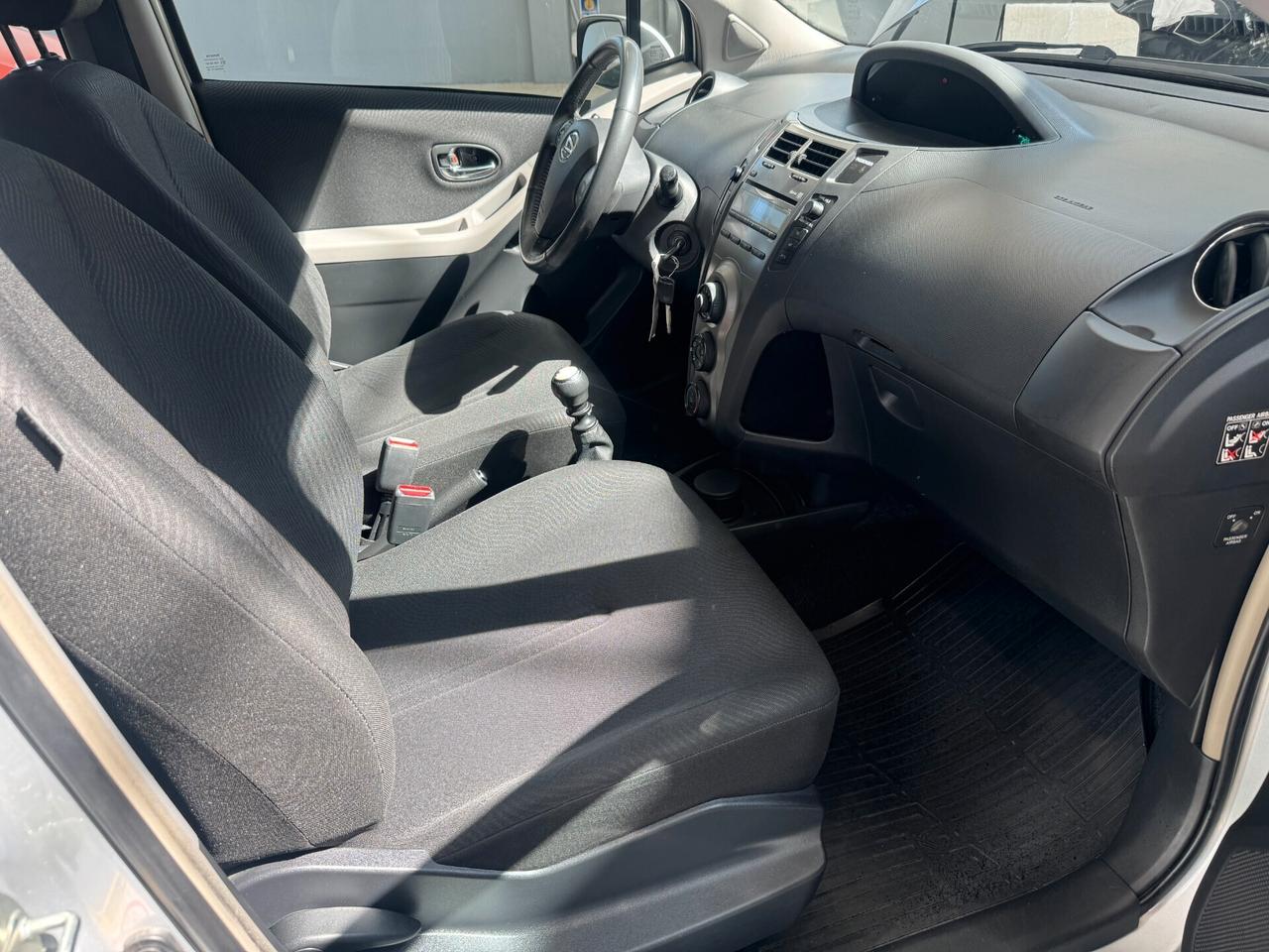 Daihatsu Charade 1.3 B You Five TOYOTA YARIS