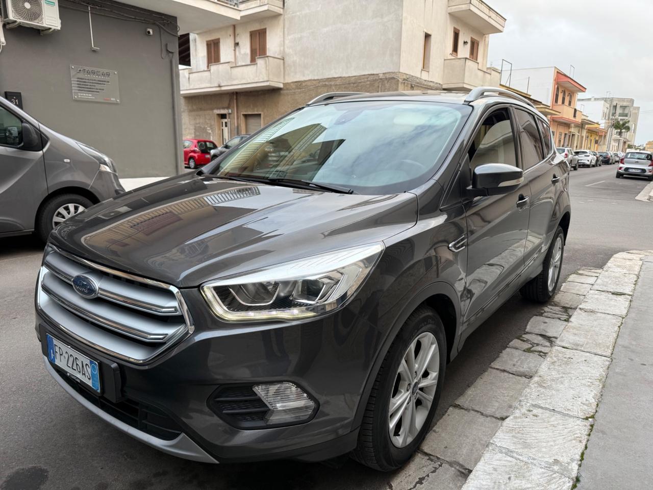 Ford Kuga 1.5 TDCI 120 CV S&S 2WD Powershift Titanium