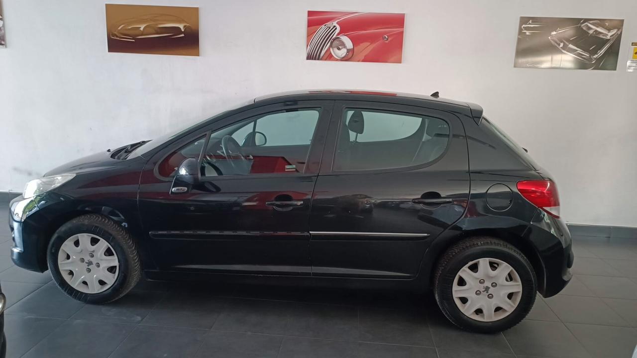 Peugeot 207 1.4 8V 75CV 5p. Energie