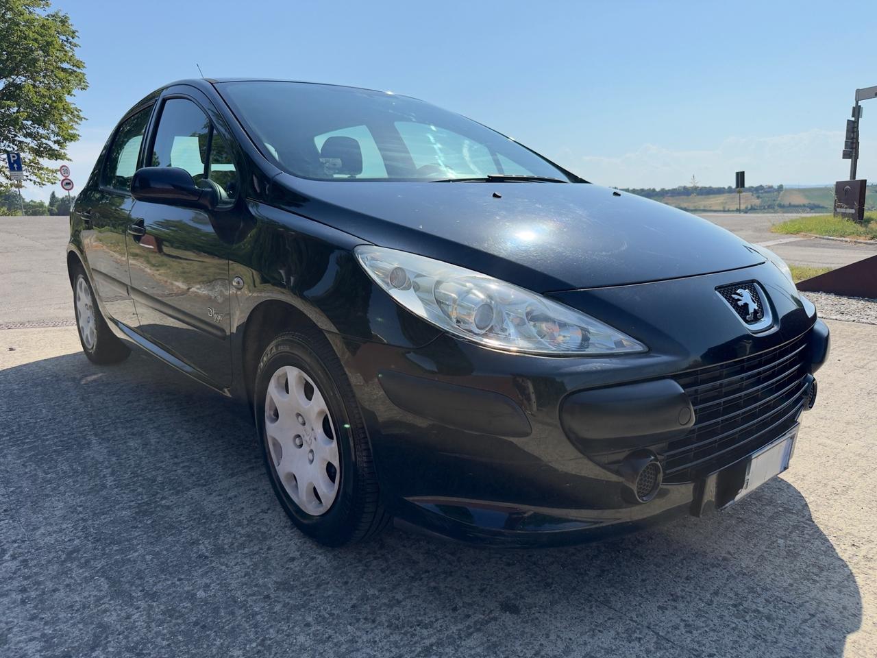 Peugeot 307 1.4 16V 5p. D-Sign
