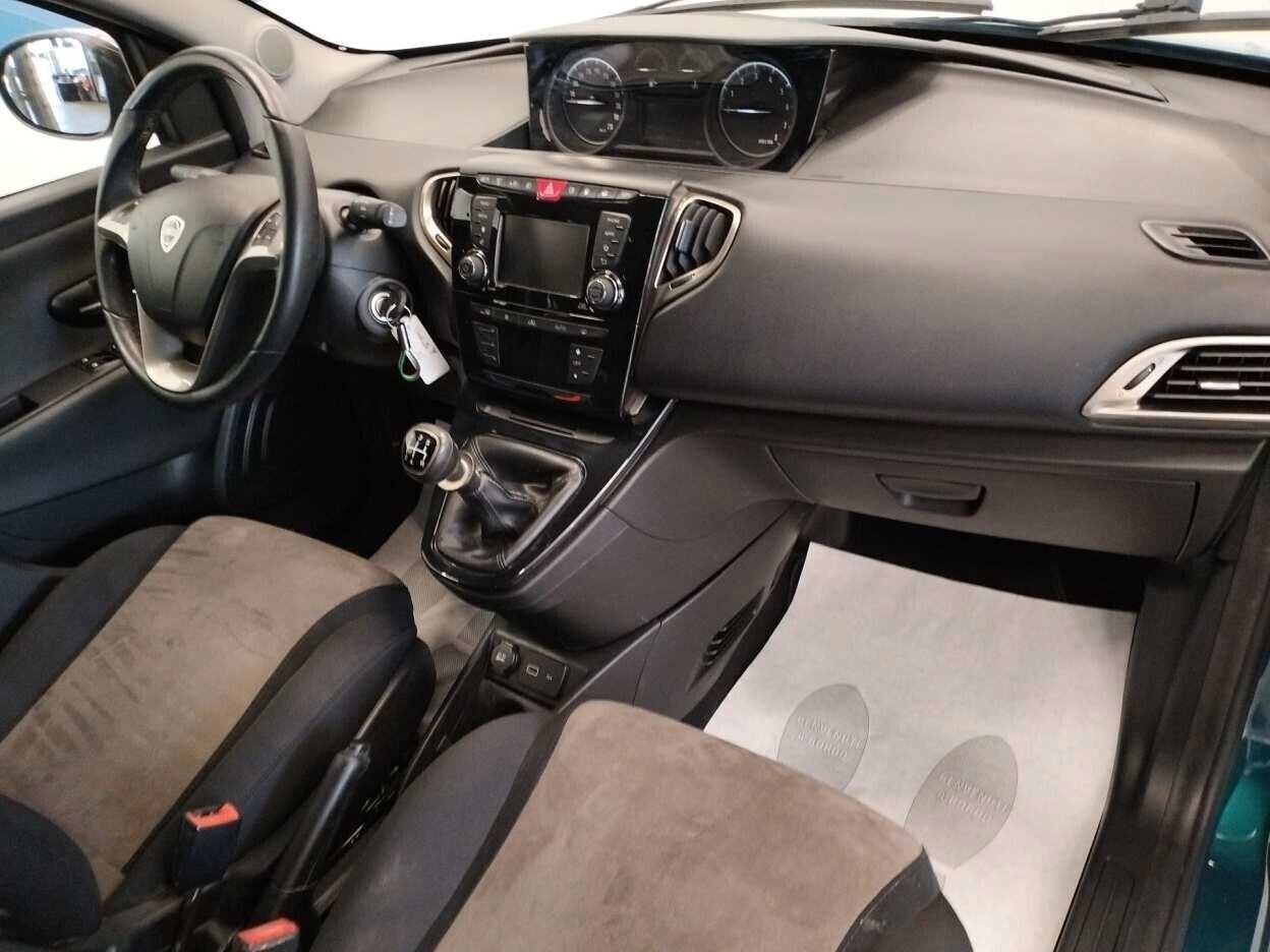 Lancia Ypsilon 1.2 ecochic Gpl DANNEGGIAMENTO DA ACQUA
