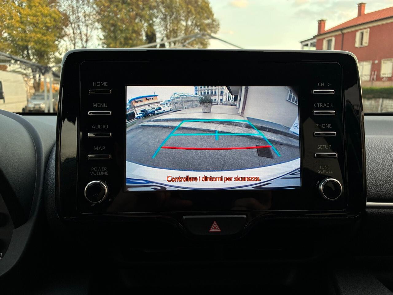 Toyota Yaris 1.5 Hybrid 5 porte Business