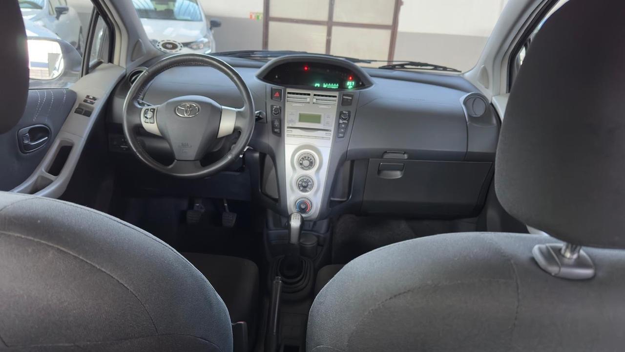 Toyota Yaris 1.0 5 porte Sol