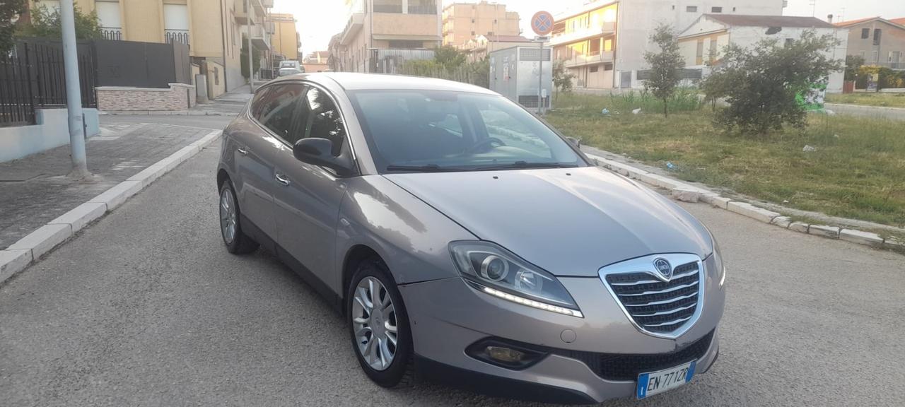 Lancia Delta 1.6 MJT DPF 105 CV Gold