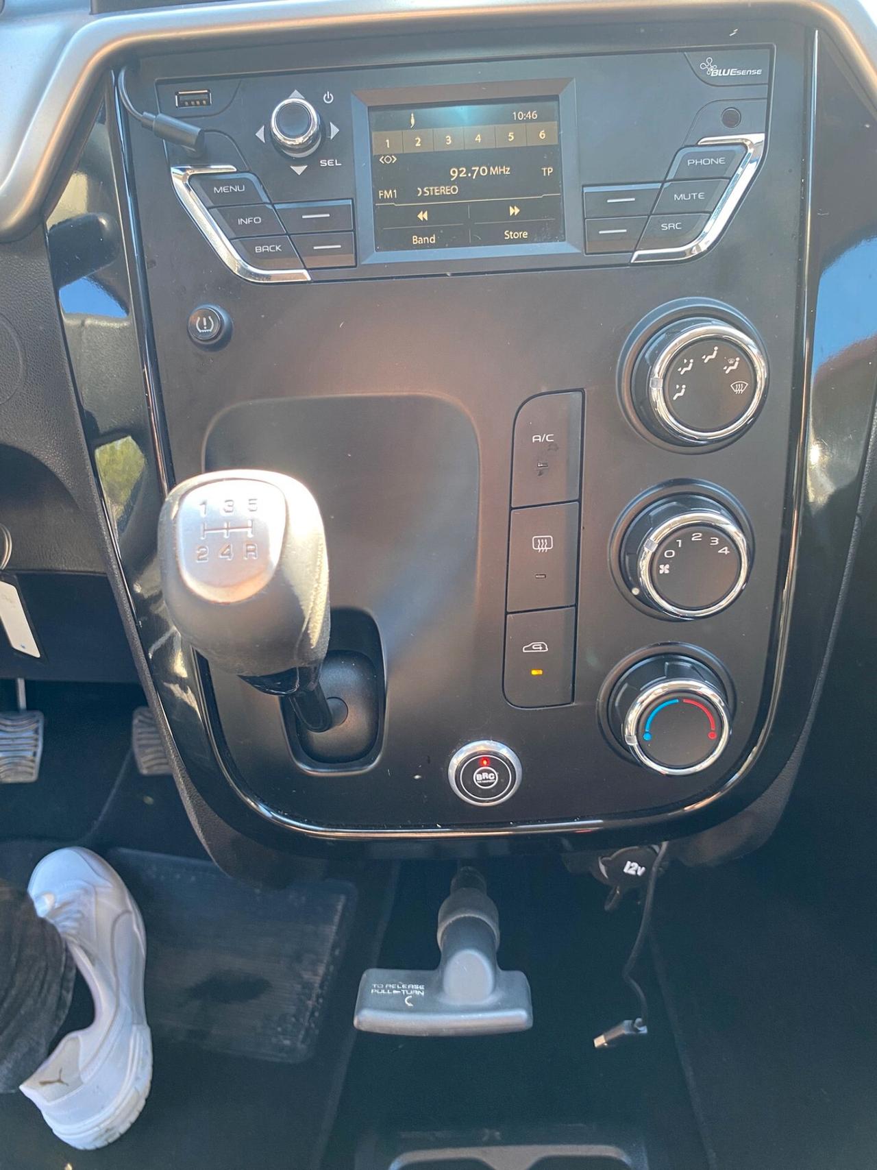 Mahindra KUV100 1.2 VVT M-Bifuel(GPL) K6+