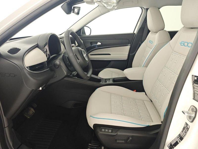 FIAT 600 Hybrid DCT MHEV La Prima